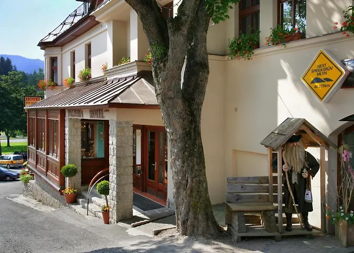 酒店 Pizzeria Belmonte Špindlerŭv Mlýn